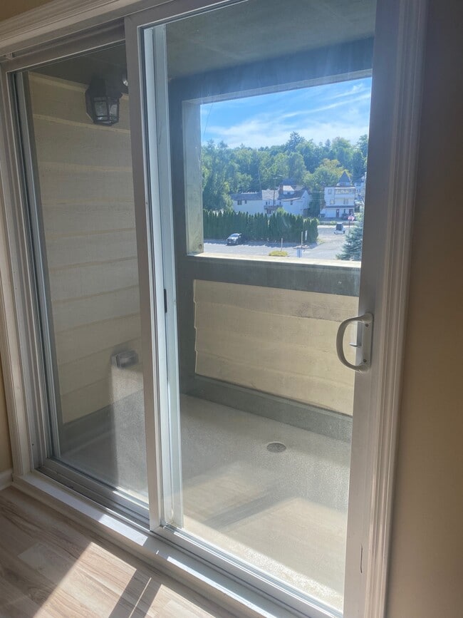 23 W Shore Trail unit 3, Sparta, NJ 07871 - photo 3