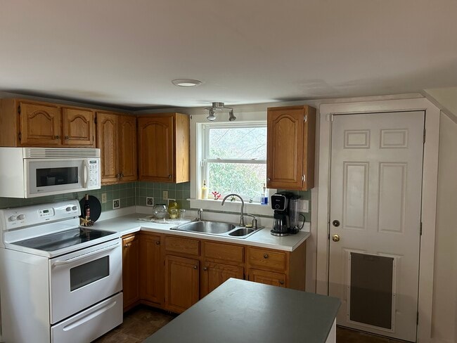 392 Back Ashuelot Rd, Winchester, NH 03470 - photo 3