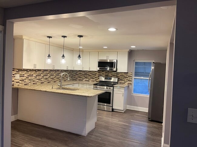 2913 N Narragansett Ave unit 3BR 2Fl, Chicago, IL 60634 - photo 2