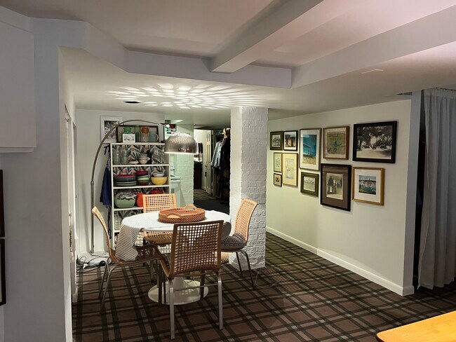 1340 31st St NW unit Georgetown Garden Ap, Washington, DC 20007 - photo 6