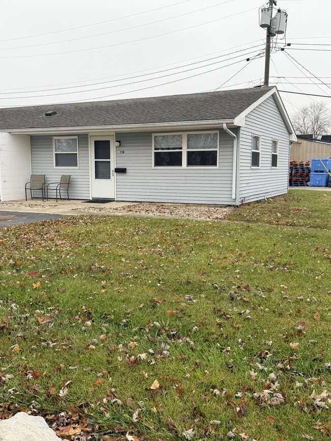 113 E Hope Dr unit B, Upland, IN 46989 - photo 7