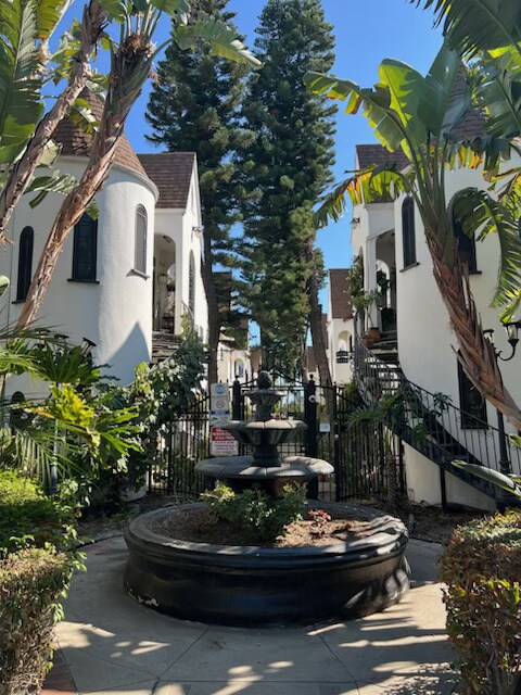 1116 E Lexington Dr, Glendale, CA 91206