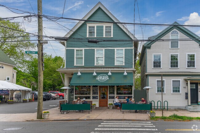 Archie Moore’s has been serving beer and pub grub in East Rock since the late 1800s.