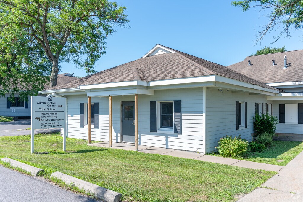 Tilton School is a private elementary, middle, and high school in Utica NY.