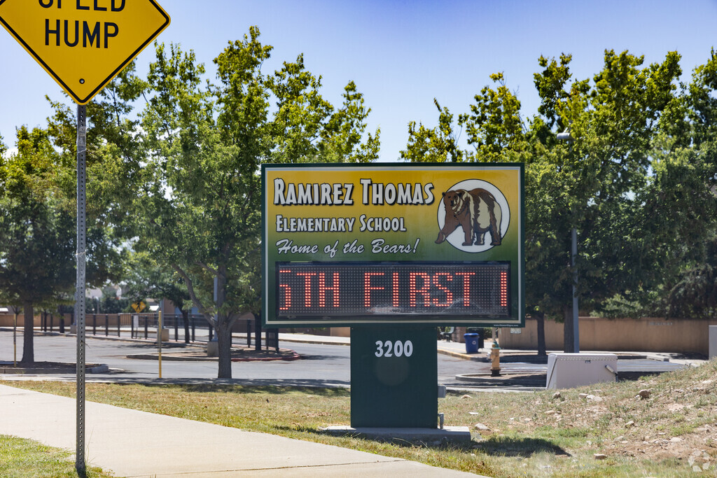 Ramirez Thomas Elementary in Agua Fria signage.