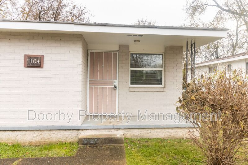 1104 N Hawthorne St unit A, Chattanooga, TN 37406 - photo 1