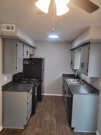2919 S George Washington Blvd, Wichita, KS 67210