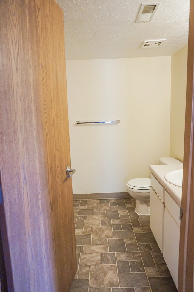 Kelley Creek, McCook, NE 69001 - photo 7