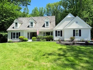 9248 Wood Glade Dr, Great Falls, VA 22066