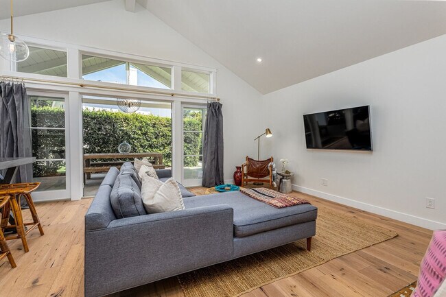 727 Sonrisa St unit ID1255605P, Solana Beach, CA 92075 - photo 4