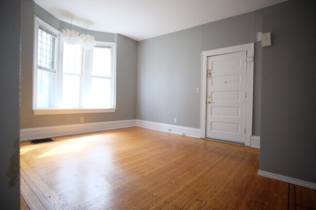 2413 Dupont Ave S unit 2, Minneapolis, MN 55405 - photo 6