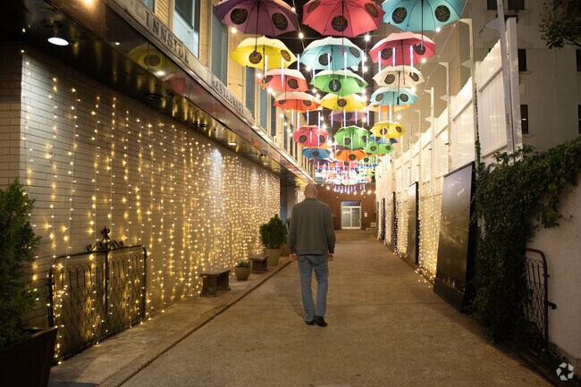 For more nightlife, Westview-Mountain Shadows residents can go to downtown Chattanooga.