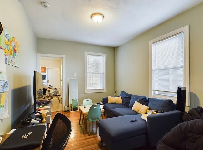 239 Tremont St unit 2, Somerville, MA 02143 - photo 2