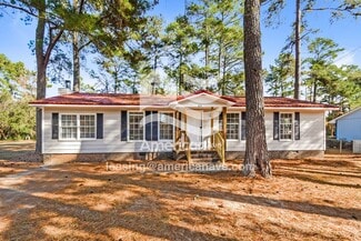 620 N Jackson St, Raeford, NC 28376