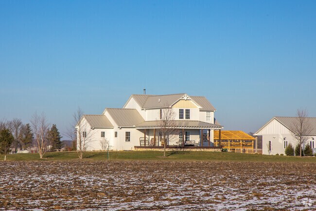 North Minooka farmland is the perfect place to build your dream homes.