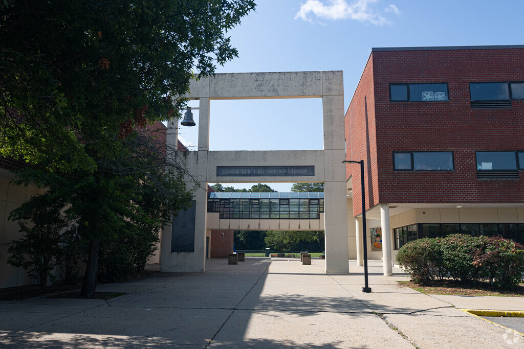 Frost Middle School is nestled in the Lawrence, MA, community.