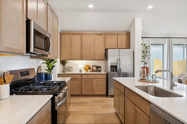 123 Universal Dr unit 38530362, Hutto, TX 78634 - photo 5