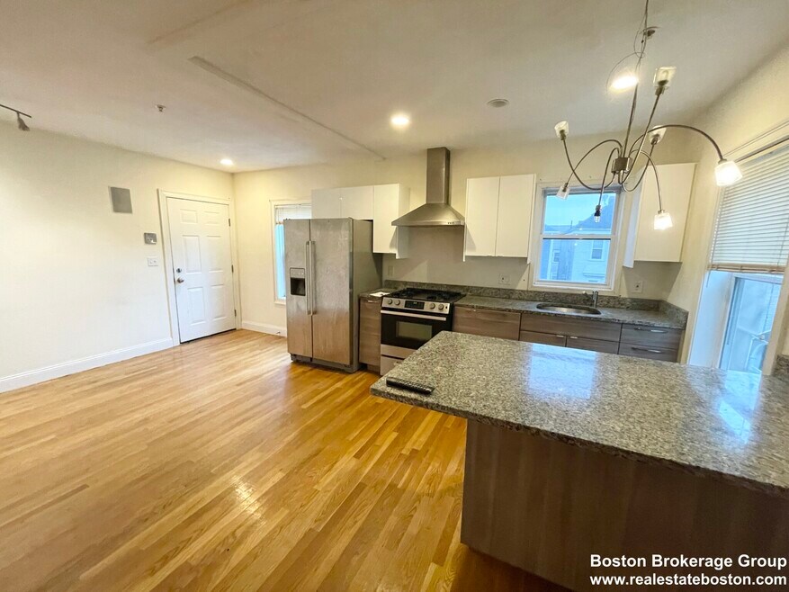 128 Hillside St unit 2, Roxbury Crossing, MA 02120 - photo 1