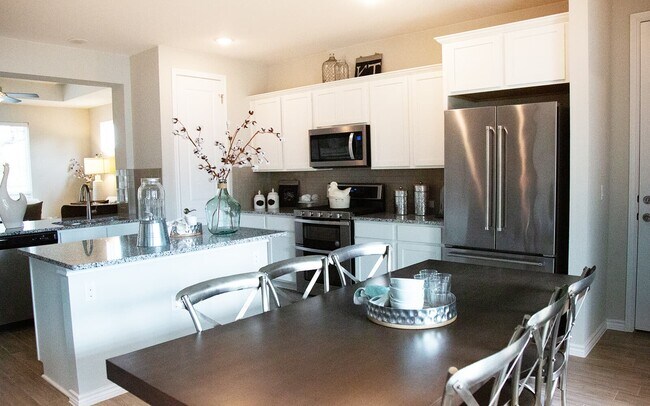 201 Kissing Tree Ln unit 36578811, San Marcos, TX 78666 - photo 4