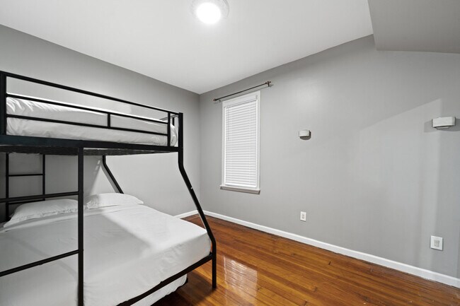 18 W 40th St unit ID1053126P, Bayonne, NJ 07002 - photo 6