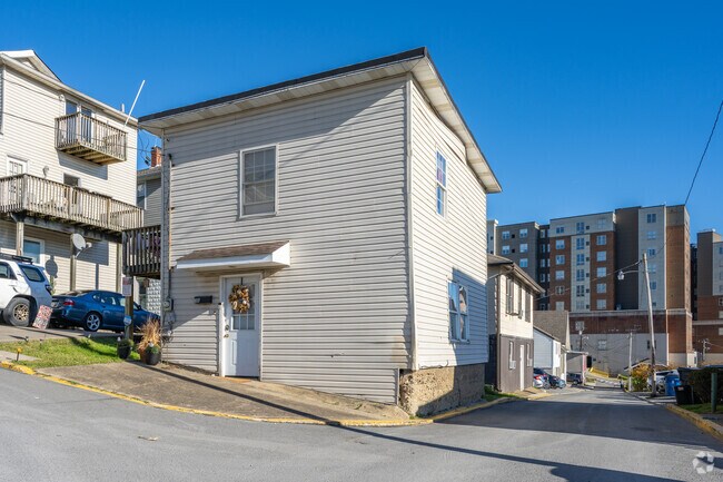 Many homes in Sunnyside are converted into college student living space.