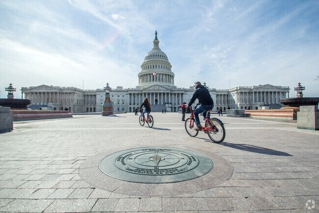 Washington is a bike-friendly city where locals and visitors enjoy biking everywhere.