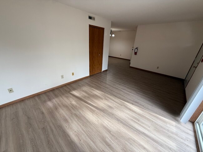 1908 Fox Run unit 1908, Mount Horeb, WI 53572 - photo 3