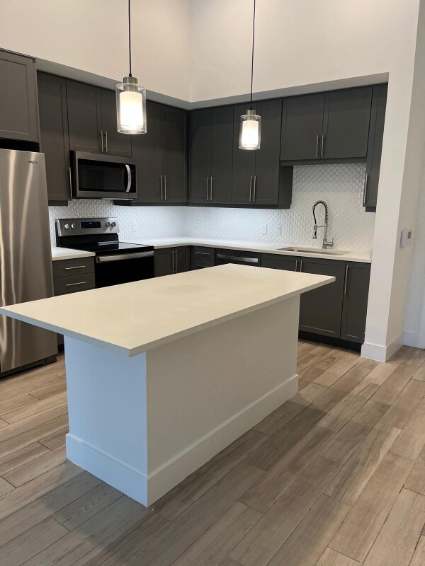 8803 NW 41st St, Doral, FL 33166