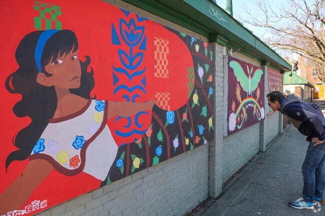 Art enthusiasts from Castle Hill marvel at the vibrant, large murals at the nearby Artist’s Row in Salem, where the walls come alive with vivid colors and creative expressions.