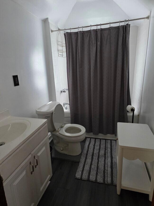 164 Laurel Place unit Laurelplace, Bridgeport, CT 06604 - photo 7