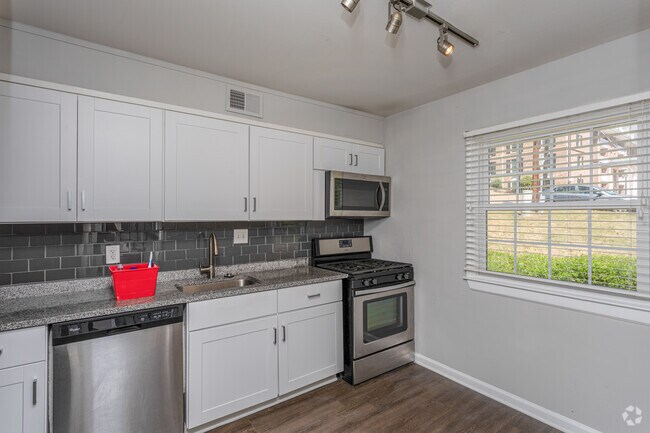 2BR, 1.5BA - 1,147 SF