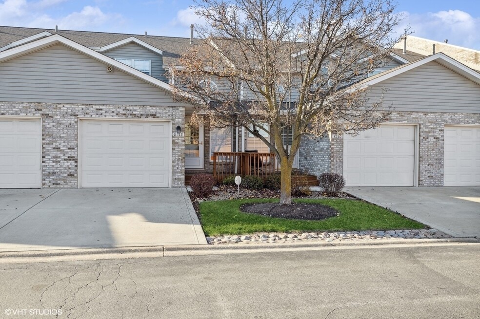 8152 Daniel Dr, Justice, IL 60458 - photo 1