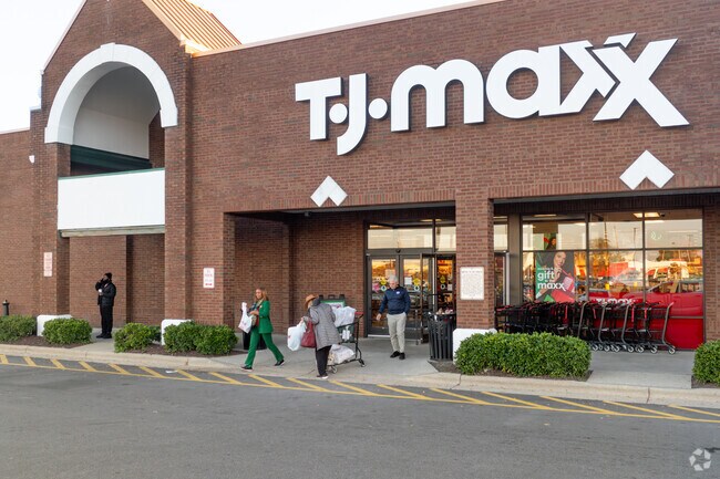 Find chain retailers along Murchison Road, such as TJ Maxx.