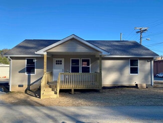 85 Maple St, Franklin, NC 28734