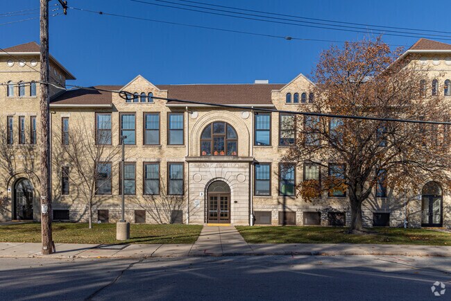 The wonderful Frank Elementary in Columbia earns a C from Niche.