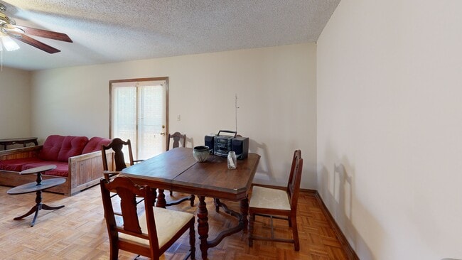 595 Swaney Dr, Holly Springs, MS 38635 - photo 2