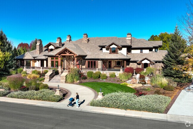 The city also offers high-end real estate, with luxury homes found in Fossil Lake Ranch.