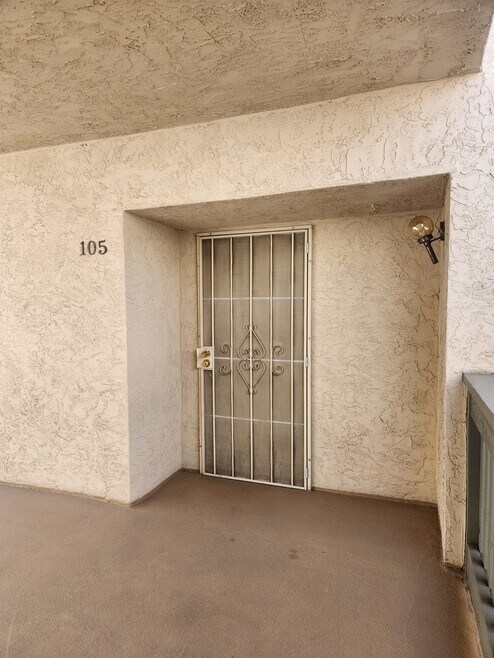 1020 E Washington Ave unit 105, Escondido, CA 92025 - photo 1