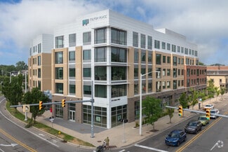 616 Fulton St W, Grand Rapids, MI 49504