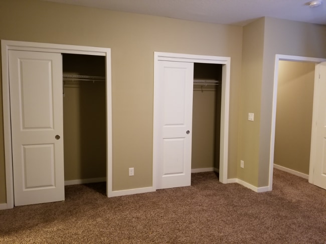 9052 Burkwood Dr, West Des Moines, IA 50266 - photo 7