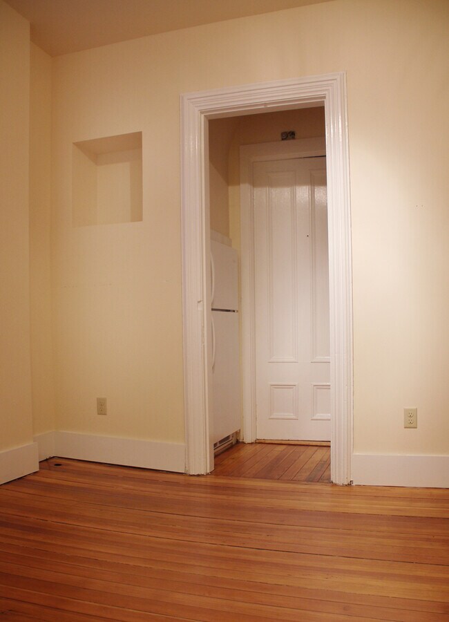 51 N Union St unit 3, Burlington, VT 05401 - photo 5