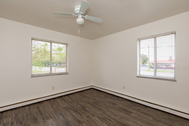 Water's Edge Apartments, Lorain, OH 44053 - photo 5