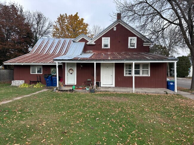 629 Park Ave unit Lower, Wausau, WI 54403 - photo 3