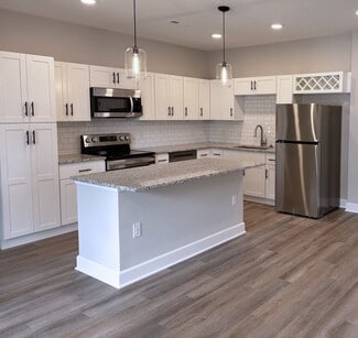 215 E Lincolnway, Valparaiso, IN 46383