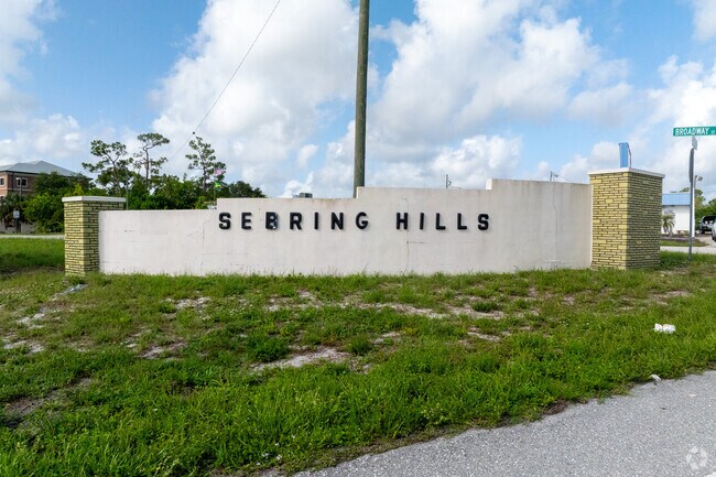 Sebring Hills is located conveniently right off US Highway - 27 with access to retail & dining