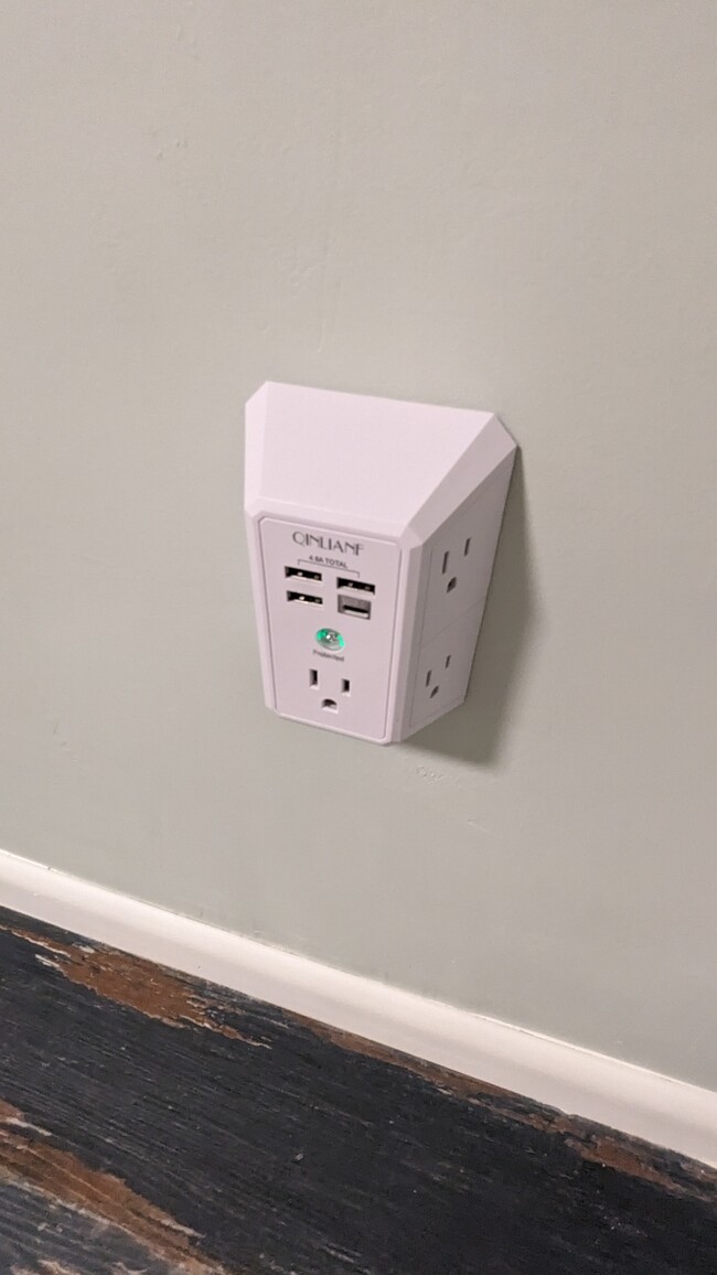 Many USB outlets located around the apartment