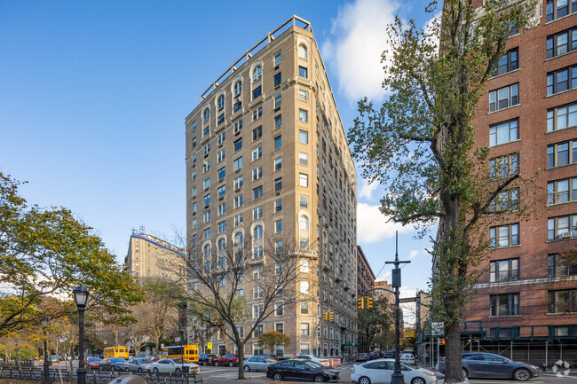 About 160 Riverside Dr, New York NY | HOAs, Reviews, Amenities 