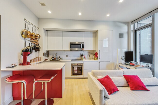 EchelonSeaport Towers 1 & 2 unit 512, Boston, MA 02210 - photo 2