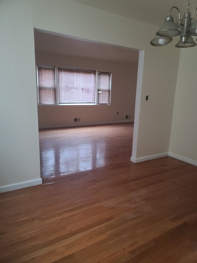 213 E 9th Ave unit 2, Roselle, NJ 07203 - photo 5