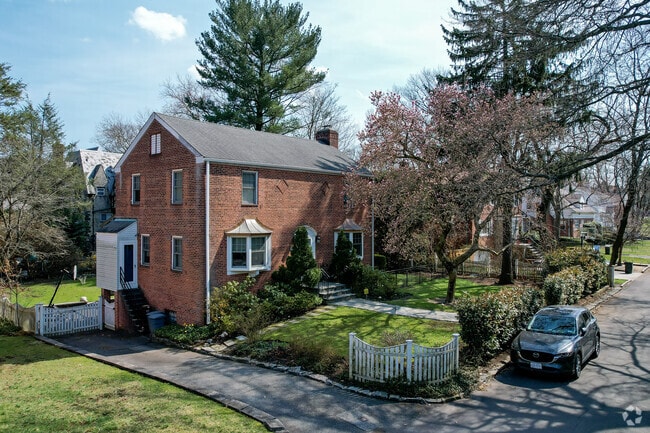 Colonial Style Brick Homes are wonderful homes in a beautiful neighborhood like Riverdale.